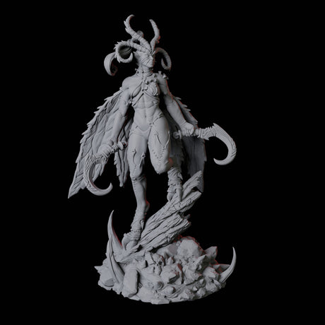Advancing Erinys D Miniature for Dungeons and Dragons, Pathfinder or other TTRPGs