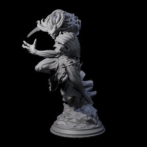 Charging Seraptis Miniature for Dungeons and Dragons, Pathfinder or other TTRPGs