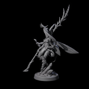 Chitinous Psionic Seer C Miniature for Dungeons and Dragons, Pathfinder or other TTRPGs