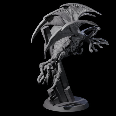 Hunting Eldritch Aberration D Miniature for Dungeons and Dragons, Pathfinder or other TTRPGs