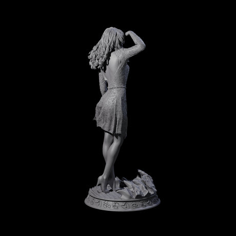 Linda - Lookout Heroine Miniature for Dungeons and Dragons, Pathfinder or other TTRPGs