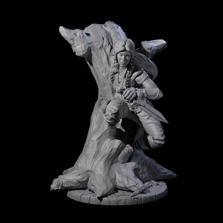 Luna - Climbing Rogue Miniature for Dungeons and Dragons, Pathfinder or other TTRPGs