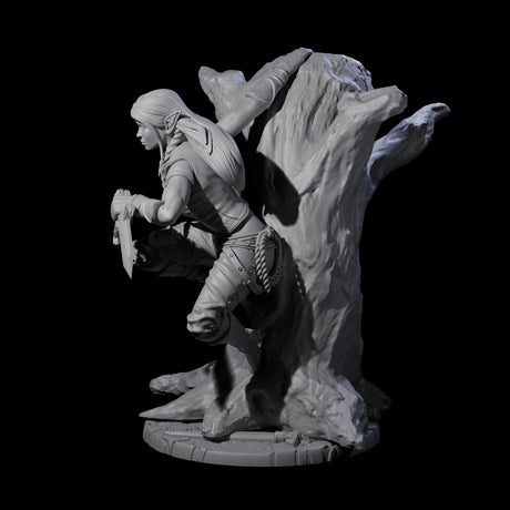 Luna - Climbing Rogue Miniature for Dungeons and Dragons, Pathfinder or other TTRPGs