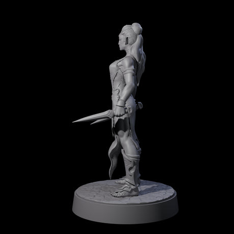 Slender Yuan-ti Priestess C Miniature for Dungeons and Dragons, Pathfinder or other TTRPGs