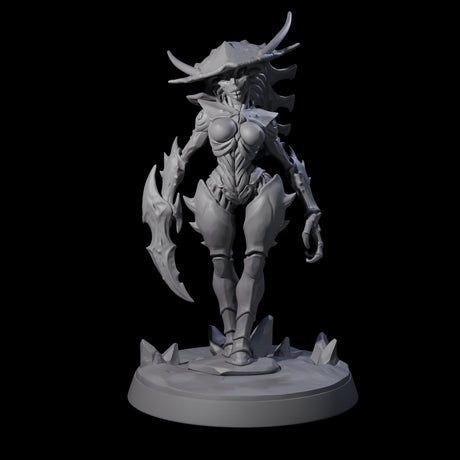 Thri-kreen Hybrid Pinup Miniature for Dungeons and Dragons, Pathfinder or other TTRPGs