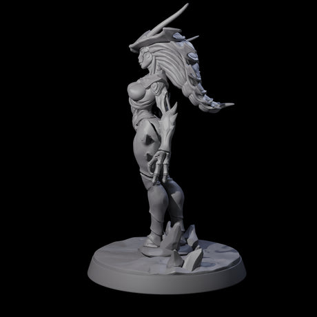 Thri-kreen Hybrid Pinup Miniature for Dungeons and Dragons, Pathfinder or other TTRPGs