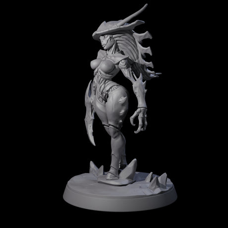 Thri-kreen Hybrid Pinup Miniature for Dungeons and Dragons, Pathfinder or other TTRPGs