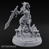 Jagged Blade Raised Smirking Elf Warrior — 32mm