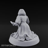 Magnifying Glass Raised Human Monster Hunter Miniature for Dungeons and Dragons, Pathfinder or other TTRPGs