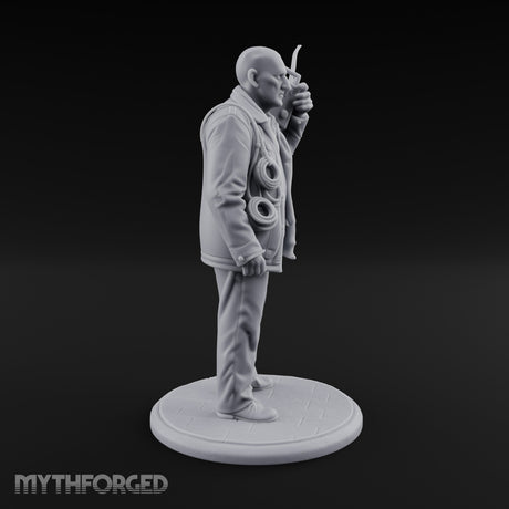 Radio Hoisting Rope Slinging Human Survivor Miniature for Dungeons and Dragons, Pathfinder or other TTRPGs