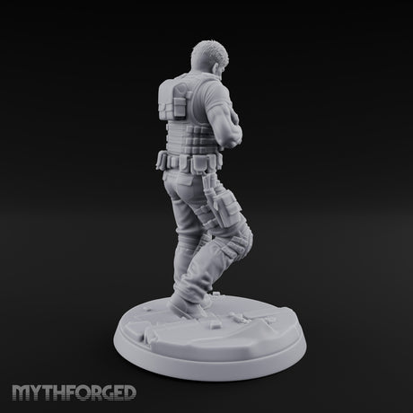 Shotgun Levelling Human Survivor Miniature for Dungeons and Dragons, Pathfinder or other TTRPGs
