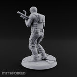 Shotgun Levelling Human Survivor Miniature for Dungeons and Dragons, Pathfinder or other TTRPGs