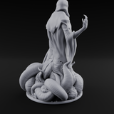 Writhing Beneath The Robes Eldritch Star Seer Miniature for Dungeons and Dragons, Pathfinder or other TTRPGs